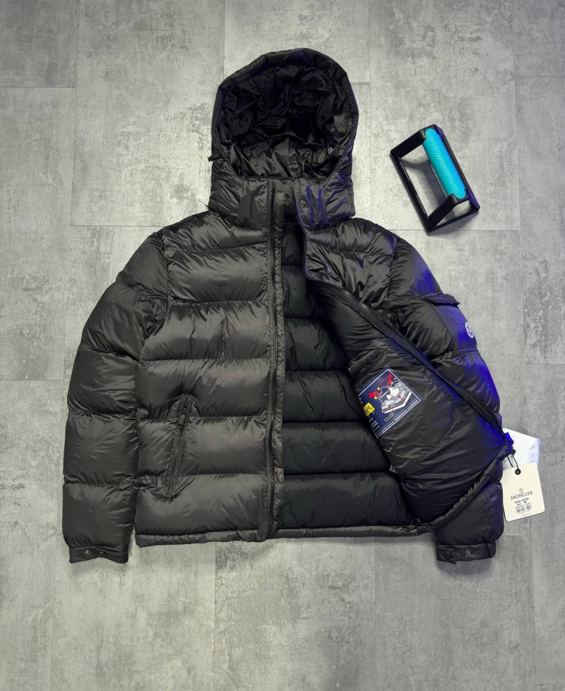  MONCLER